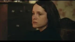 Young woman's face close-up on couch — Peaky Blinders