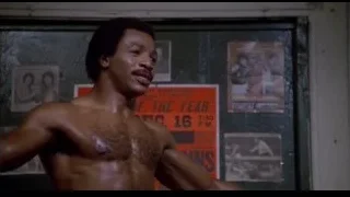Shirtless man with boxing gloves in ring — Rocky III
