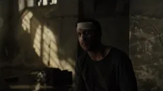 Man with bandaged head in abandoned room — Blade Runner 2049