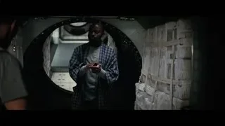 Man in tunnel with circular opening — Interstellar