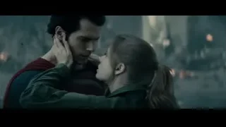 man and woman kissing in cityscape — Superman: Man of Steel