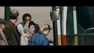 Group of people standing by bus — The Persuit of Happyness