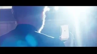 Man with beard holding smartphone — Jobs