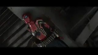 Spider-Man holding weapon in dark room — Spiderman: No Way Home