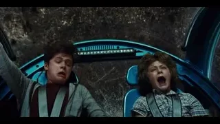 Two boys screaming in blue car — Jurassic World