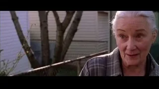elderly woman speaking in outdoor setting — Spider Man 2