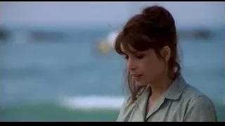 Woman close-up with beach background — Rocky III