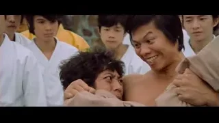 man in distress with open mouth — Bruce Lee: Enter The Dragon