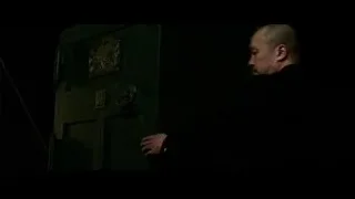 Hands holding small object in dark — Now You See Me 2