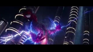 Spiderman with lightning in cityscape — The Amazing Spider Man 2