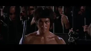 Bruce Lee in prison cell — Bruce Lee: Enter The Dragon
