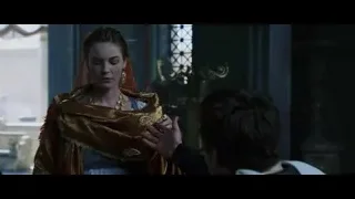 Woman in medieval dress talking to man — Gladiator