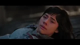 young woman distressed with wide eyes — Doctor Strange 2